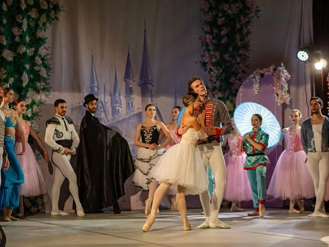 Detalj iz sinoćne predstave Ukrajinaca/Snimio Nikola Mraović                                                                                                                                                                                              